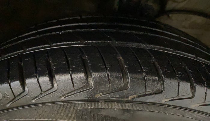 2021 Maruti New Wagon-R LXI CNG 1.0, CNG, Manual, 28,041 km, Right Front Tyre Tread