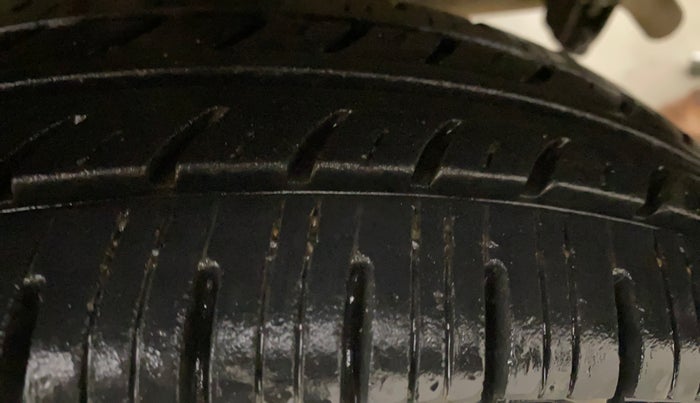 2016 Renault Kwid RXT 1.0, Petrol, Manual, 48,295 km, Left Rear Tyre Tread