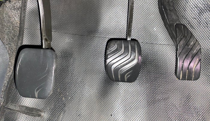 2016 Renault Kwid RXT 1.0, Petrol, Manual, 48,295 km, Pedals