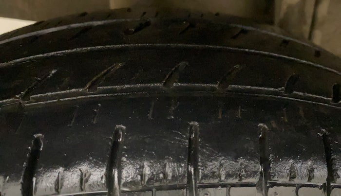 2016 Renault Kwid RXT 1.0, Petrol, Manual, 48,295 km, Right Rear Tyre Tread