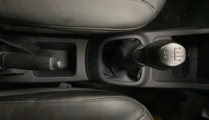 2016 Renault Kwid RXT 1.0, Petrol, Manual, 48,295 km, Gear Lever