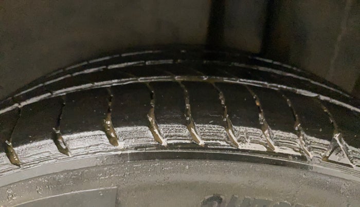 2017 Maruti Ciaz ALPHA DIESEL 1.3, Diesel, Manual, 60,478 km, Left Rear Tyre Tread