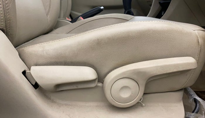 2017 Maruti Ciaz ALPHA DIESEL 1.3, Diesel, Manual, 60,478 km, Driver Side Adjustment Panel