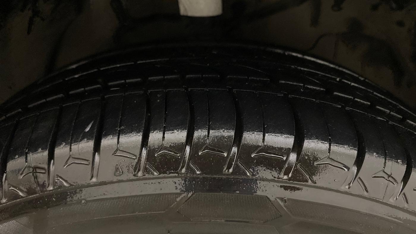 2015 Tata Zest XMS PETROL, Petrol, Manual, 39,973 km, Right Front Tyre Tread