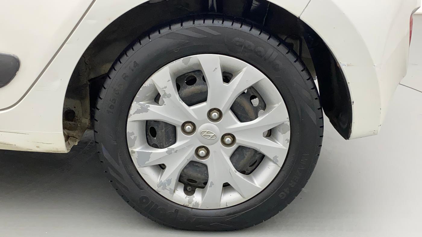 2015 Hyundai Grand i10 MAGNA 1.2 KAPPA VTVT, CNG, Manual, 1,03,121 km, Left Rear Wheel