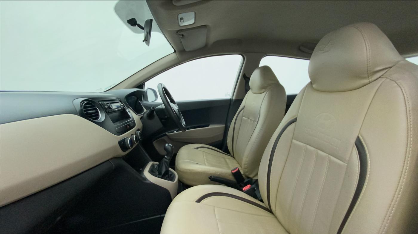 2015 Hyundai Grand i10 MAGNA 1.2 KAPPA VTVT, CNG, Manual, 1,03,121 km, Right Side Front Door Cabin