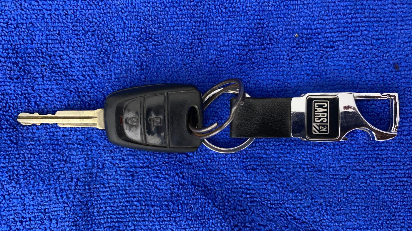 2015 Hyundai Grand i10 MAGNA 1.2 KAPPA VTVT, CNG, Manual, 1,03,121 km, Key Close Up
