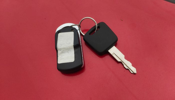 2017 Datsun Redi Go T (O), Petrol, Manual, 17,451 km, Key Close Up