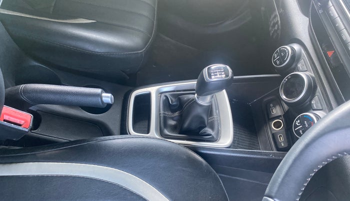 2021 Hyundai VENUE SX 1.0 TURBO IMT, Petrol, Manual, 66,883 km, Gear Lever