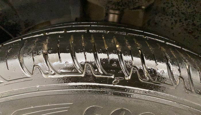 2017 Renault Duster RXS CVT, Petrol, Automatic, 46,155 km, Left Front Tyre Tread