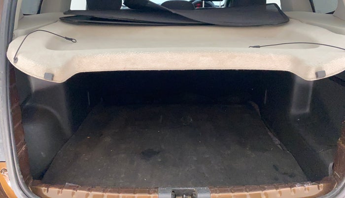 2017 Renault Duster RXS CVT, Petrol, Automatic, 46,155 km, Boot Inside