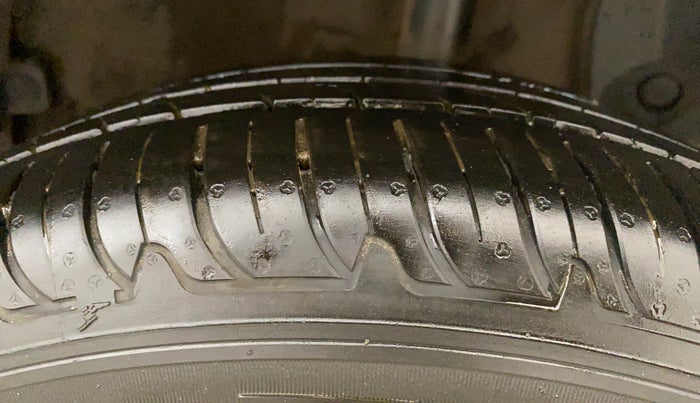 2017 Renault Duster RXS CVT, Petrol, Automatic, 46,155 km, Left Rear Tyre Tread