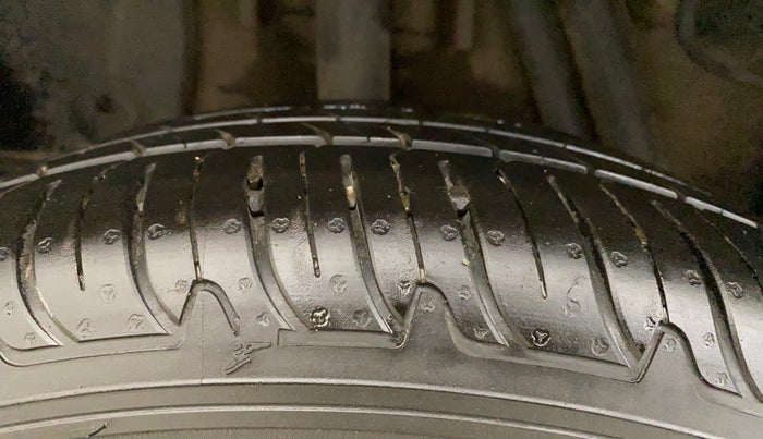 2017 Renault Duster RXS CVT, Petrol, Automatic, 46,155 km, Right Rear Tyre Tread