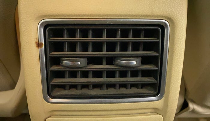 2013 Volkswagen Vento HIGHLINE 1.6 MPI, Petrol, Manual, 76,081 km, Rear AC Vents