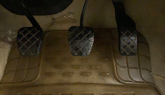 2013 Volkswagen Vento HIGHLINE 1.6 MPI, Petrol, Manual, 76,081 km, Pedals