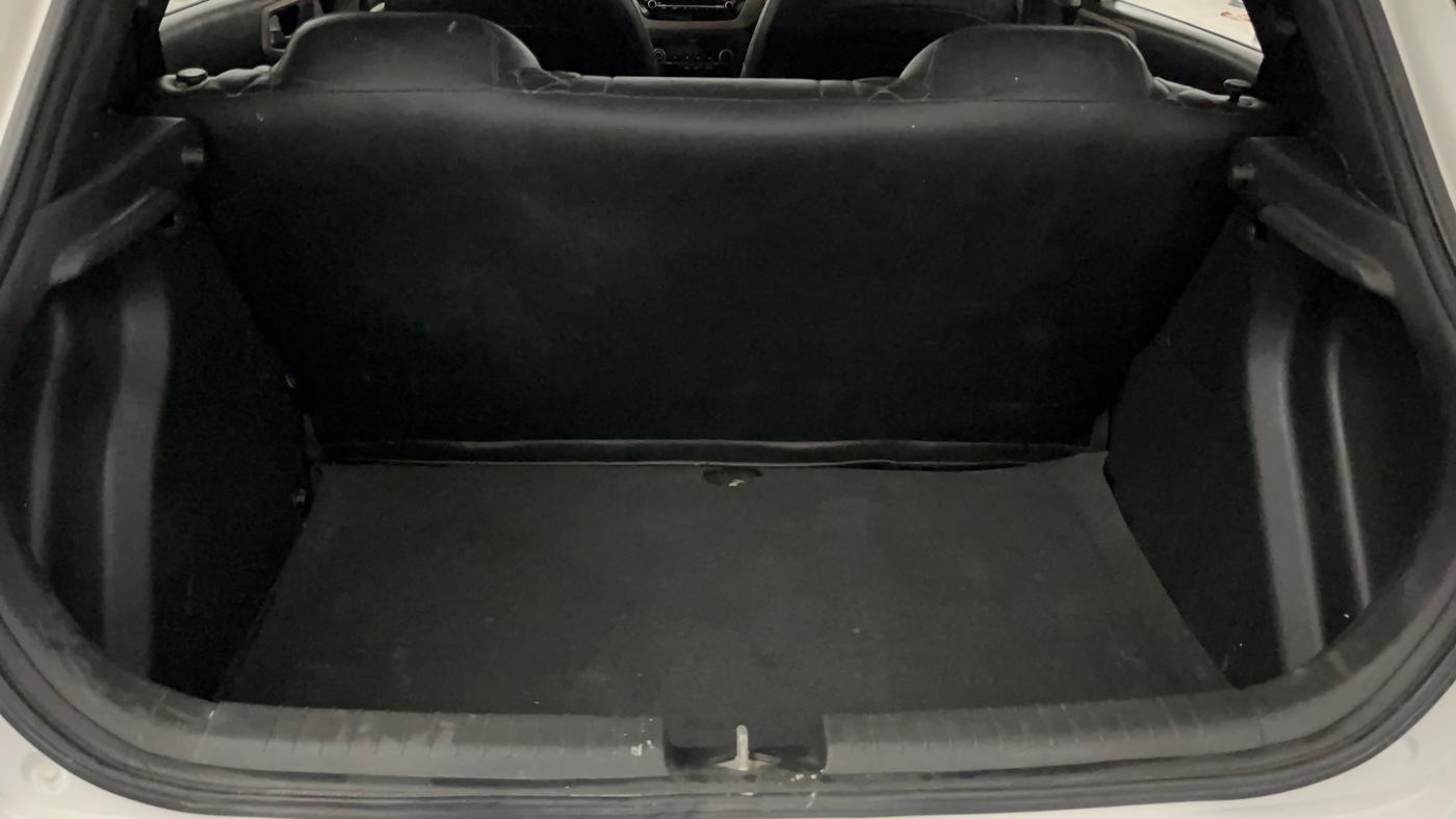 2016 Hyundai Elite i20 SPORTZ 1.2, Petrol, Manual, 98,563 km, Boot Inside