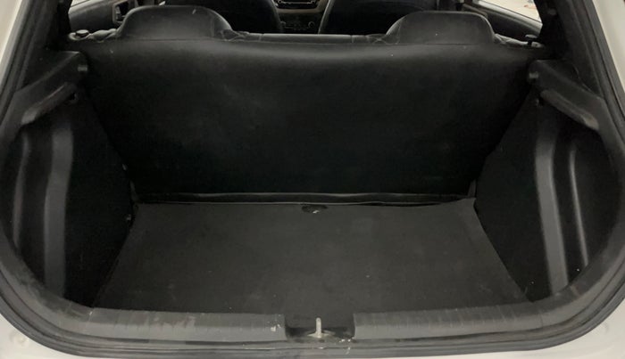 2016 Hyundai Elite i20 SPORTZ 1.2, Petrol, Manual, 98,414 km, Boot Inside