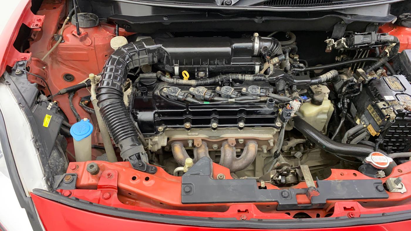 2020 Maruti Swift VXI AMT, Petrol, Automatic, 81,030 km, Engine View - Right
