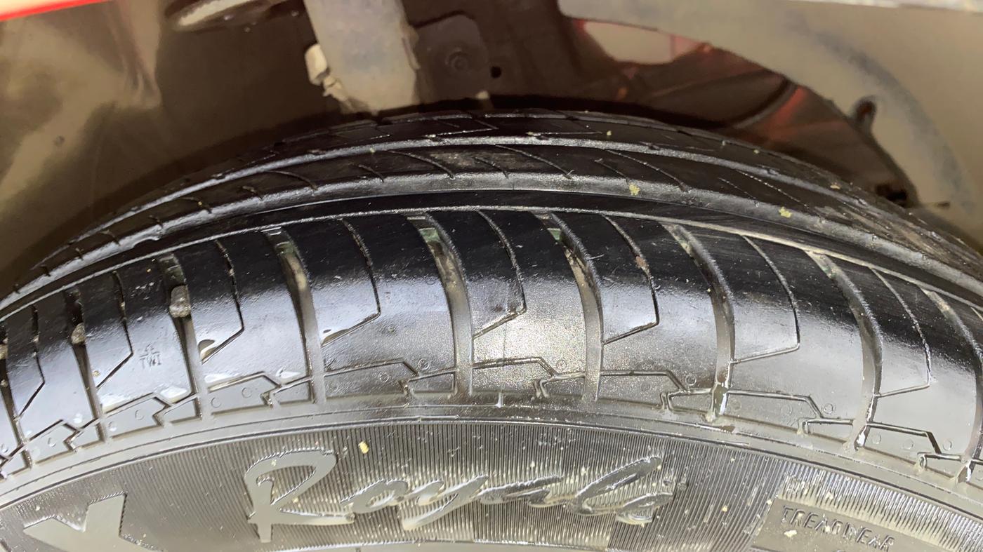 2020 Maruti Swift VXI AMT, Petrol, Automatic, 81,030 km, Right Front Tyre Tread