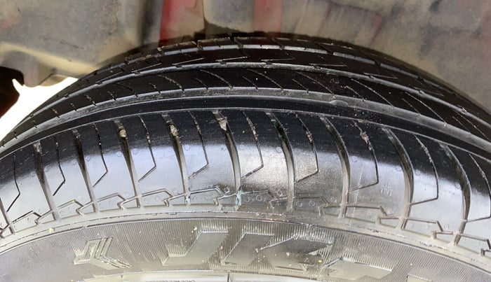 2020 Maruti Swift VXI AMT, Petrol, Automatic, 81,459 km, Right Rear Tyre Tread