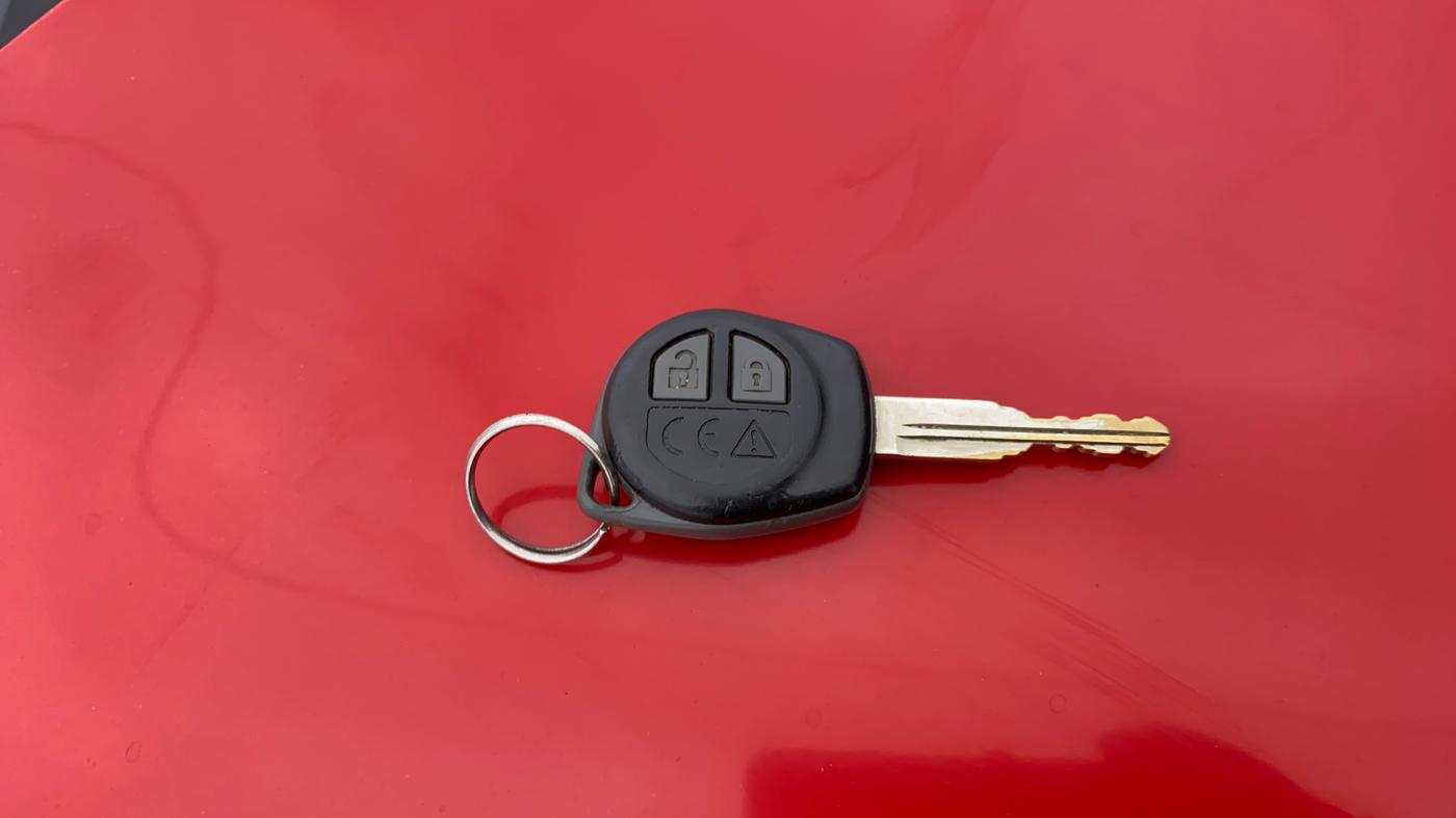 2020 Maruti Swift VXI AMT, Petrol, Automatic, 81,030 km, Key Close Up