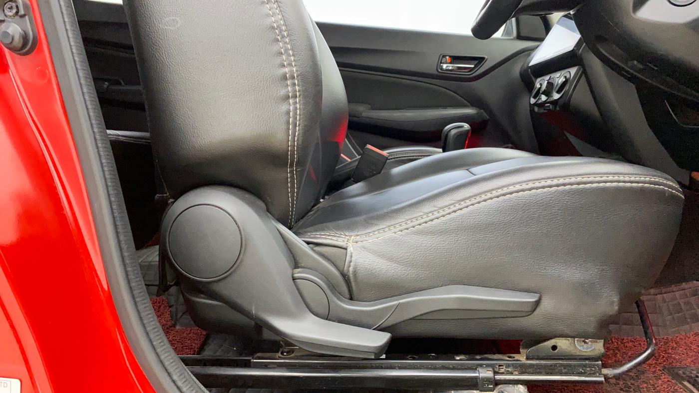 2020 Maruti Swift VXI AMT, Petrol, Automatic, 81,030 km, Driver Side Adjustment Panel