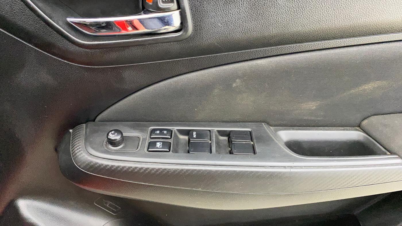 2020 Maruti Swift VXI AMT, Petrol, Automatic, 81,030 km, Driver Side Door Panels Control