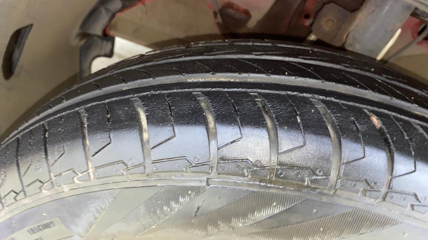2020 Maruti Swift VXI AMT, Petrol, Automatic, 81,030 km, Left Front Tyre Tread