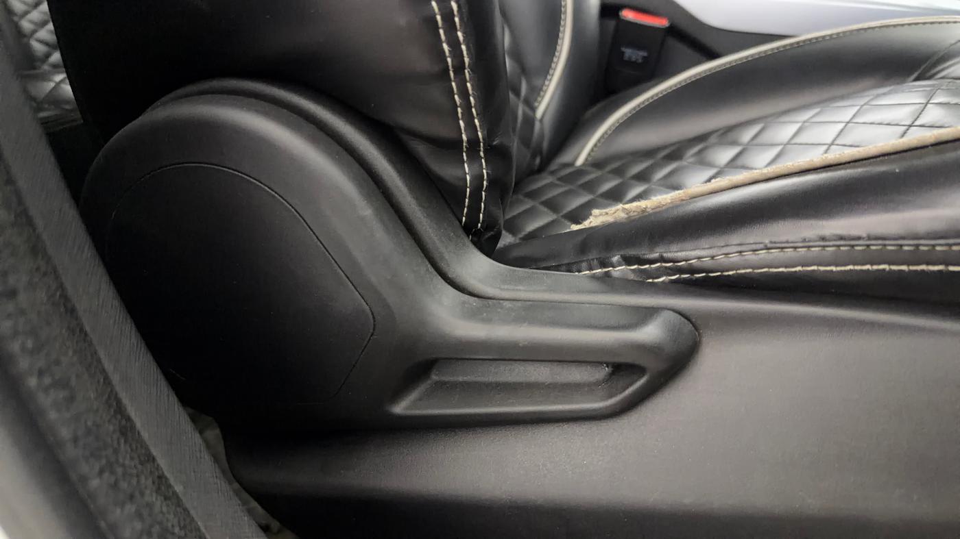 2021 Tata NEXON XM SUNROOF PETROL, Petrol, Manual, 53,434 km, Driver Side Adjustment Panel