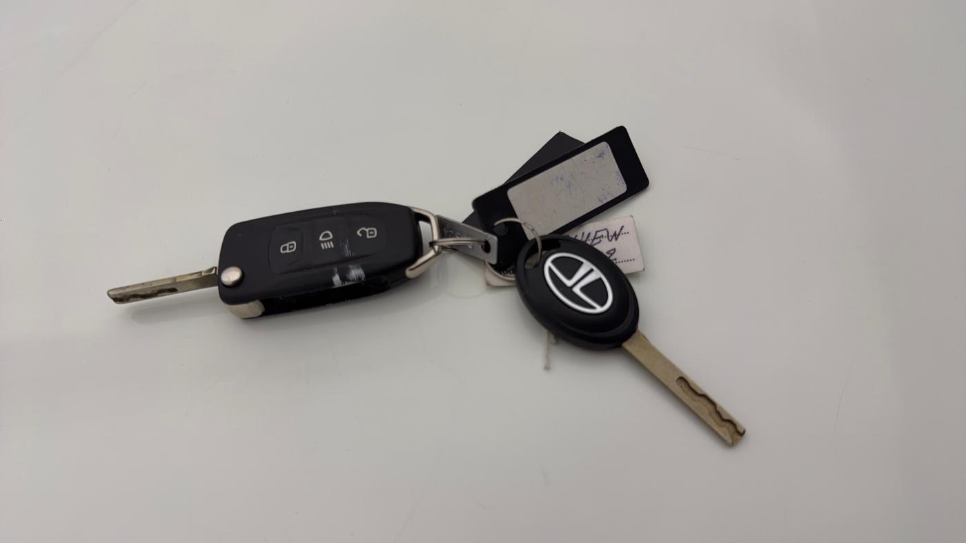 2021 Tata NEXON XM SUNROOF PETROL, Petrol, Manual, 53,434 km, Key Close Up