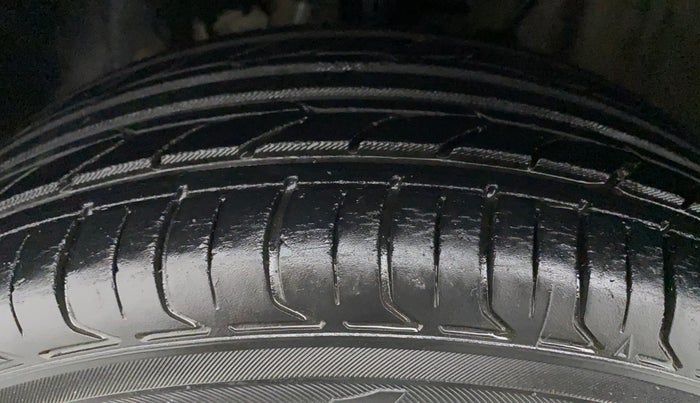 2012 Volkswagen Polo COMFORTLINE 1.2L PETROL, Petrol, Manual, 57,492 km, Left Front Tyre Tread