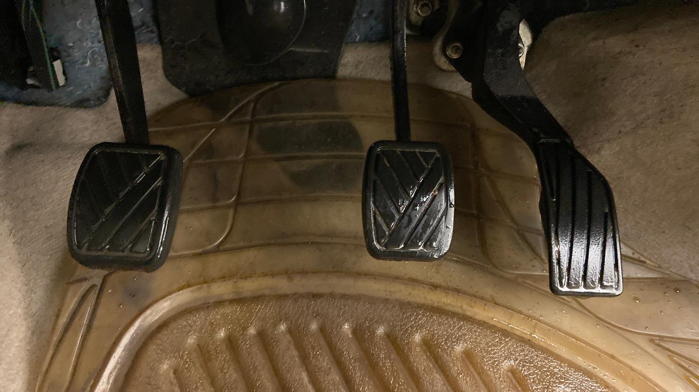 2013 Maruti Swift Dzire VXI, Petrol, Manual, 61,919 km, Pedals