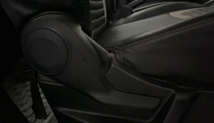 2022 Maruti New Wagon-R LXI CNG 1.0, CNG, Manual, 45,509 km, Driver Side Adjustment Panel