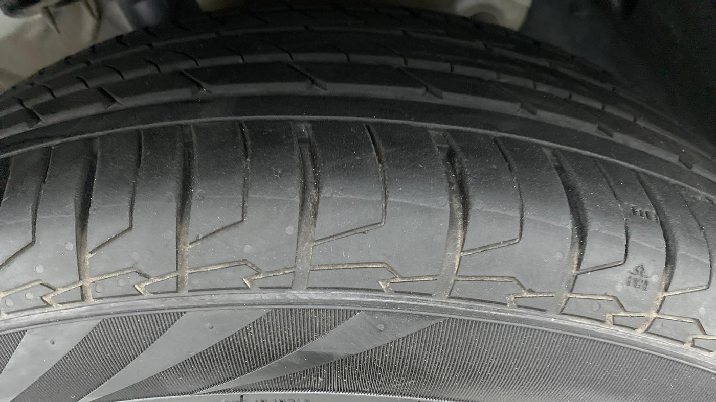 2022 Hyundai ALCAZAR PRESTIGE 2.0 MT 7STR, Petrol, Manual, 9,042 km, Right Front Tyre Tread