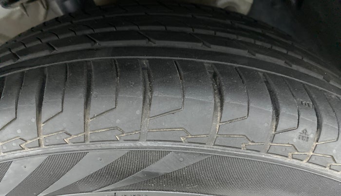2022 Hyundai ALCAZAR PRESTIGE 2.0 MT 7STR, Petrol, Manual, 9,042 km, Right Front Tyre Tread
