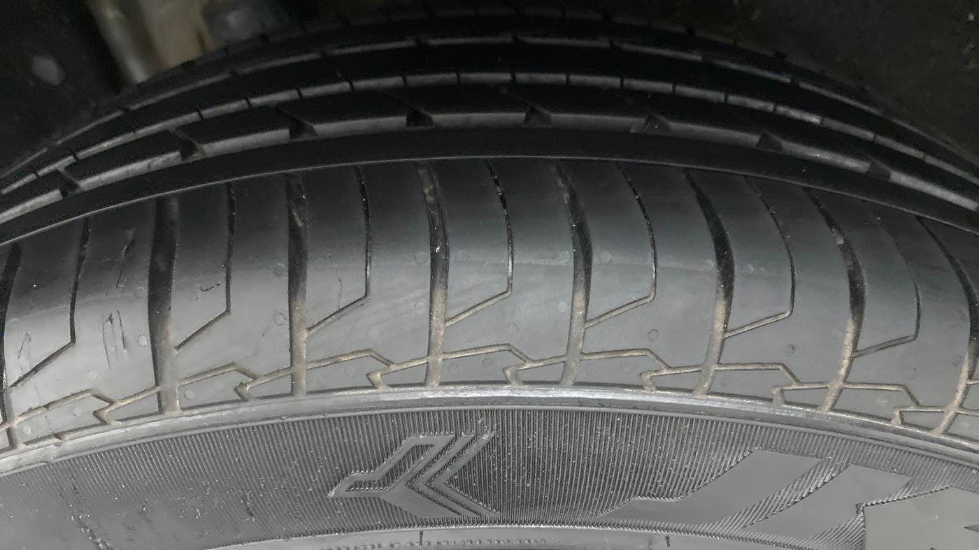 2022 Hyundai ALCAZAR PRESTIGE 2.0 MT 7STR, Petrol, Manual, 9,042 km, Right Rear Tyre Tread