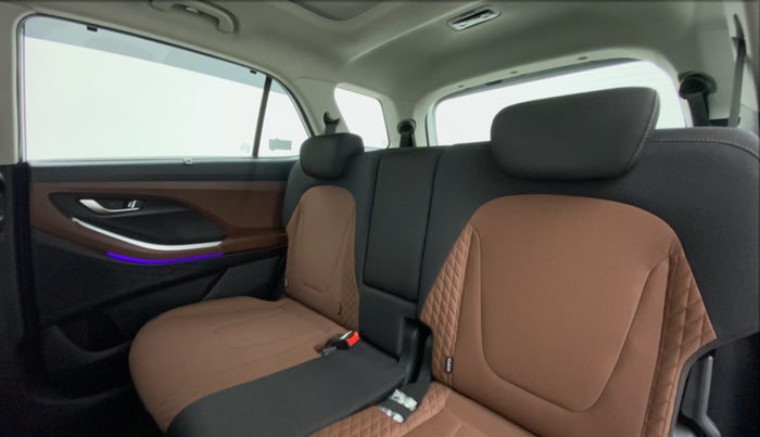 2022 Hyundai ALCAZAR PRESTIGE 2.0 MT 7STR, Petrol, Manual, 9,042 km, Right Side Rear Door Cabin