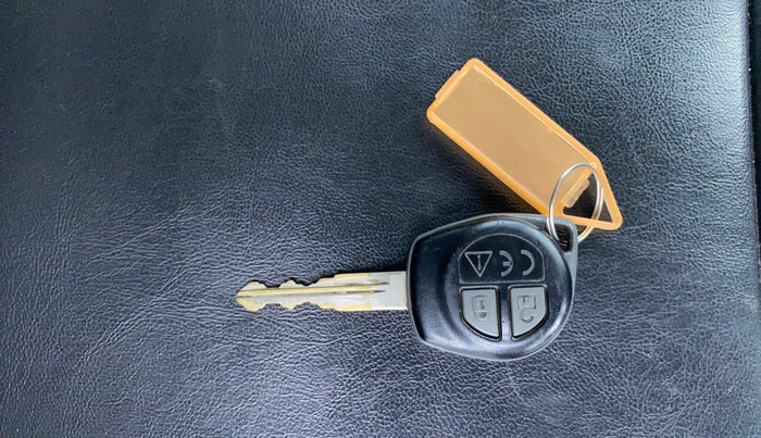 2018 Maruti Swift VXI, Petrol, Manual, 75,660 km, Key Close Up