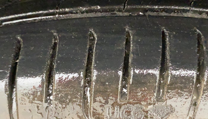 2018 Maruti Swift VXI, Petrol, Manual, 75,660 km, Left Front Tyre Tread