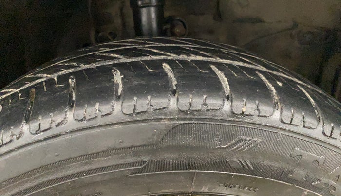 2013 Honda Amaze 1.2L I-VTEC E, Petrol, Manual, 93,211 km, Right Front Tyre Tread