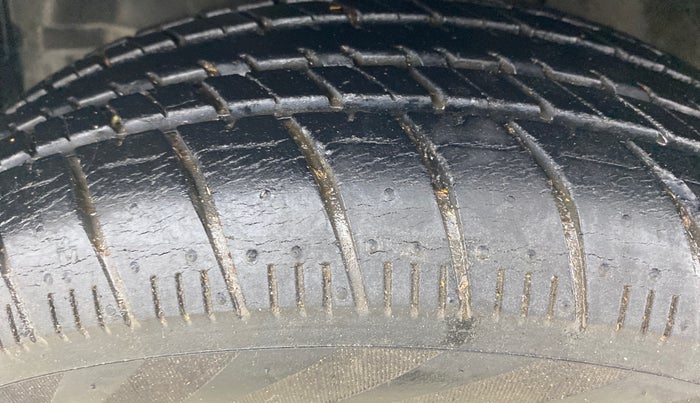 2016 Honda Amaze 1.2L I-VTEC S, Petrol, Manual, 16,362 km, Left Front Tyre Tread