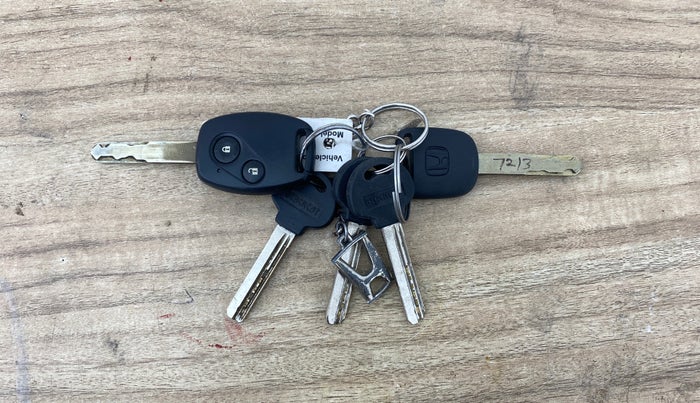 2016 Honda Amaze 1.2L I-VTEC S, Petrol, Manual, 16,362 km, Key Close Up