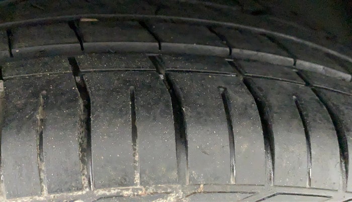 2018 Tata NEXON XMA PETROL, Petrol, Automatic, 32,075 km, Left Rear Tyre Tread