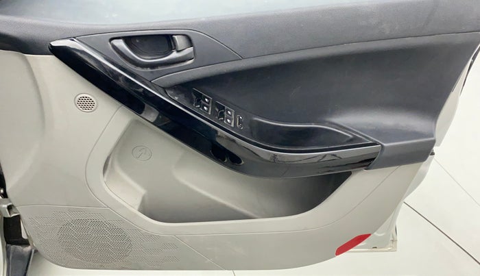 2018 Tata NEXON XMA PETROL, Petrol, Automatic, 32,075 km, Driver Side Door Panels Control