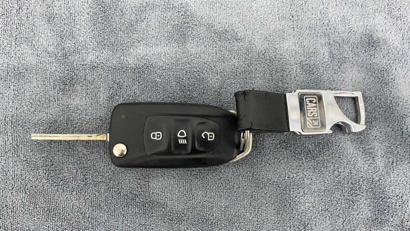 2018 Tata NEXON XMA PETROL, Petrol, Automatic, 32,075 km, Key Close Up
