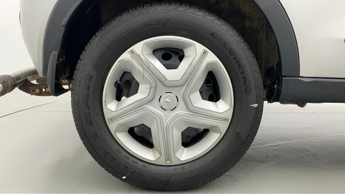2018 Tata NEXON XMA PETROL, Petrol, Automatic, 32,075 km, Right Rear Wheel