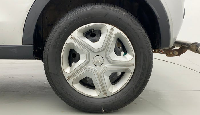 2018 Tata NEXON XMA PETROL, Petrol, Automatic, 32,075 km, Left Rear Wheel