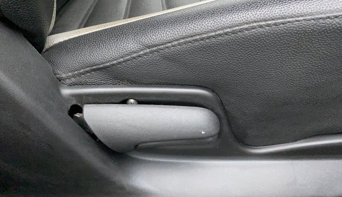 2012 Maruti Swift VXI, Petrol, Manual, 20,264 km, Driver Side Adjustment Panel