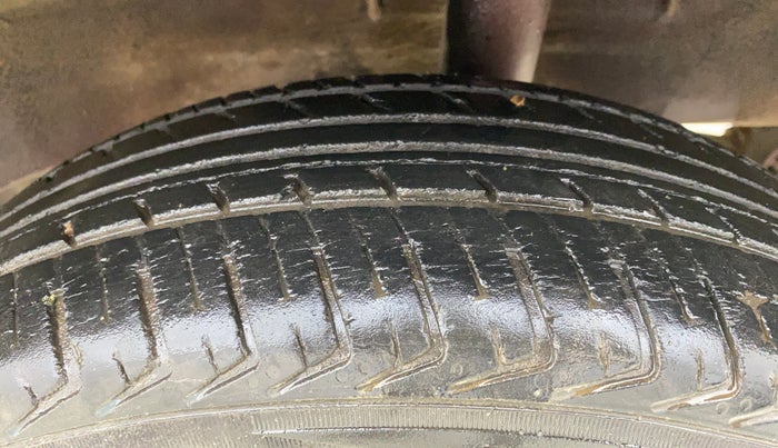 2016 Renault Kwid RXL, Petrol, Manual, 35,006 km, Left Rear Tyre Tread