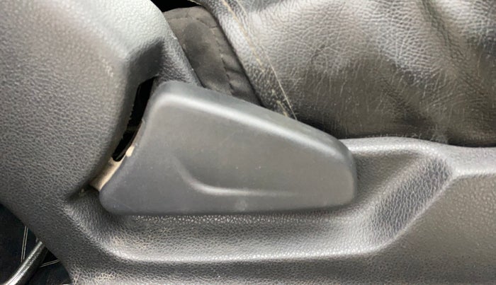 2016 Renault Kwid RXL, Petrol, Manual, 35,006 km, Driver Side Adjustment Panel